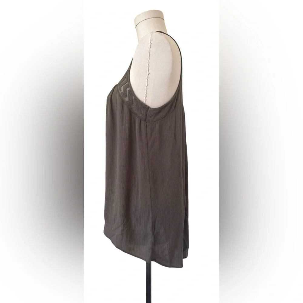 Mossimo - Geometric Mesh Front Swingy Tank in hi-low cut - sleeveless blouse - Picture 7 of 10